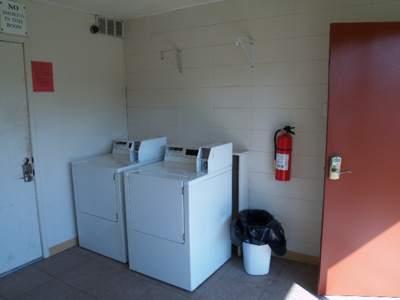 Building Photo - 710 Iris St