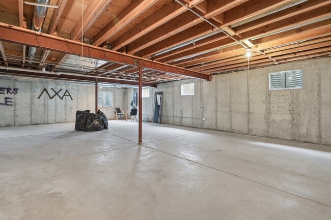 Building Photo - 14031 Preston Dr