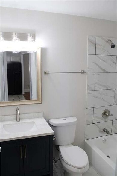 Building Photo - 4748 Newlands St