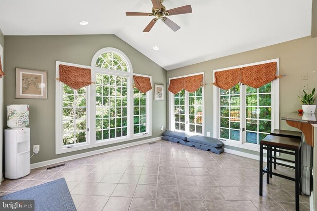 Building Photo - 5767 Bush Hill Dr
