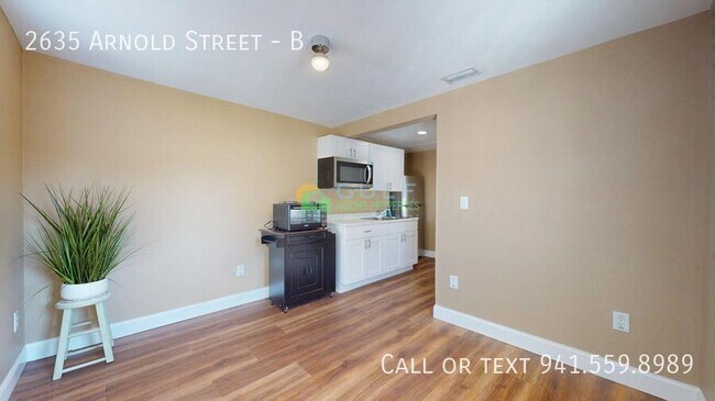 Building Photo - 2635 Arnold St