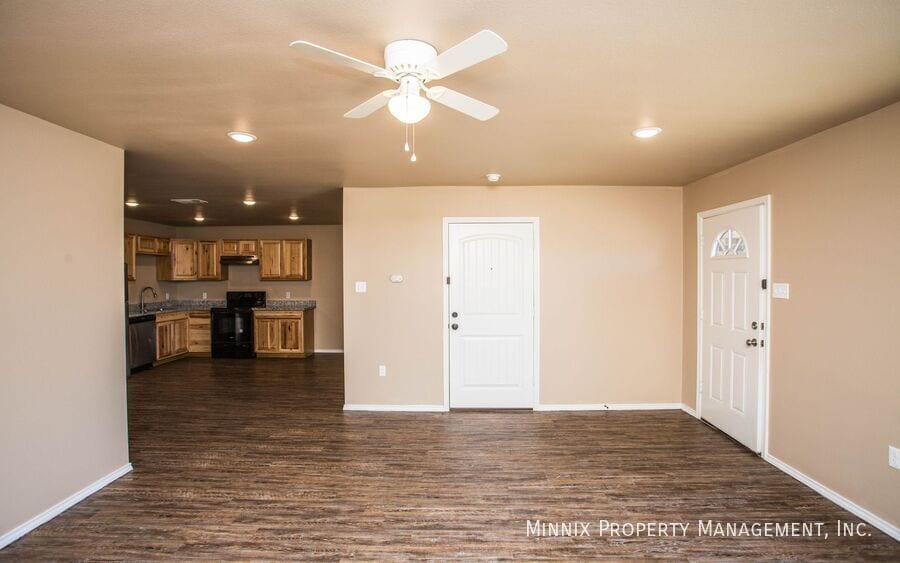 Building Photo - 2408 N Avenue P