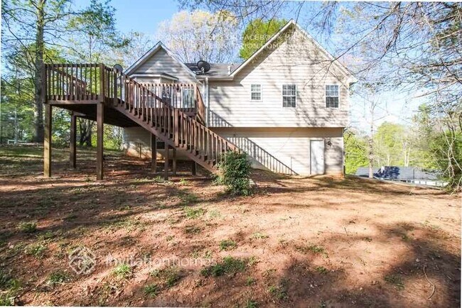 Building Photo - 1718 Independence Dr