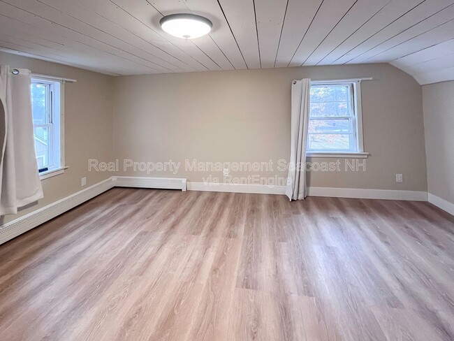 Building Photo - 241 Mallego Rd