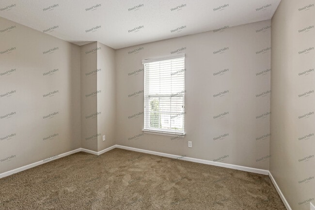 Building Photo - 10785 Cyrus Dr