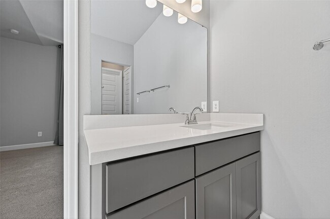 Building Photo - 15330 Legacy Pk Wy