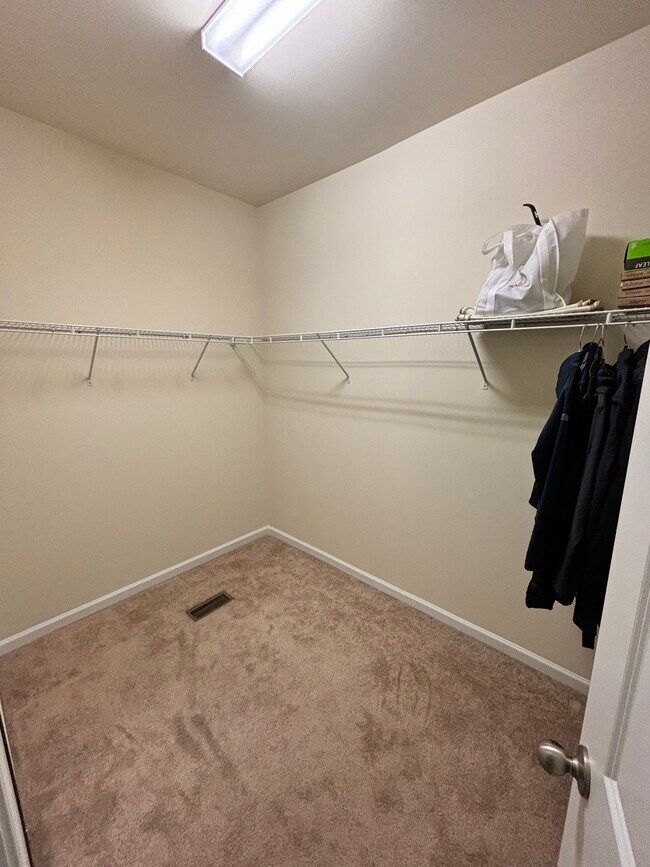 Building Photo - 1005 Epiphany Rd