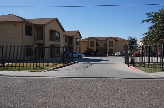 Building Photo - 5610 Doc Sigi Perez Loop