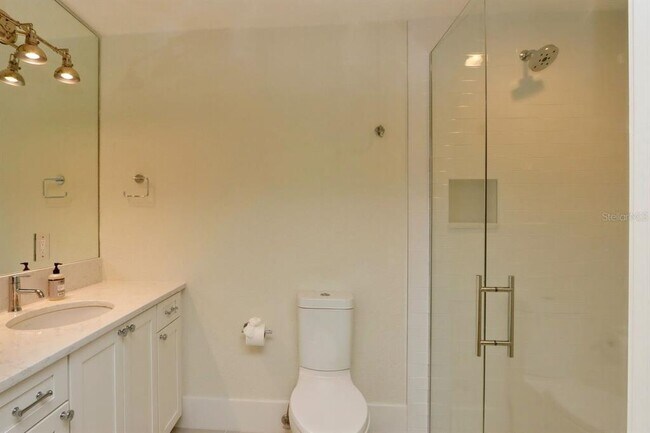 Building Photo - 4307 W Roland St