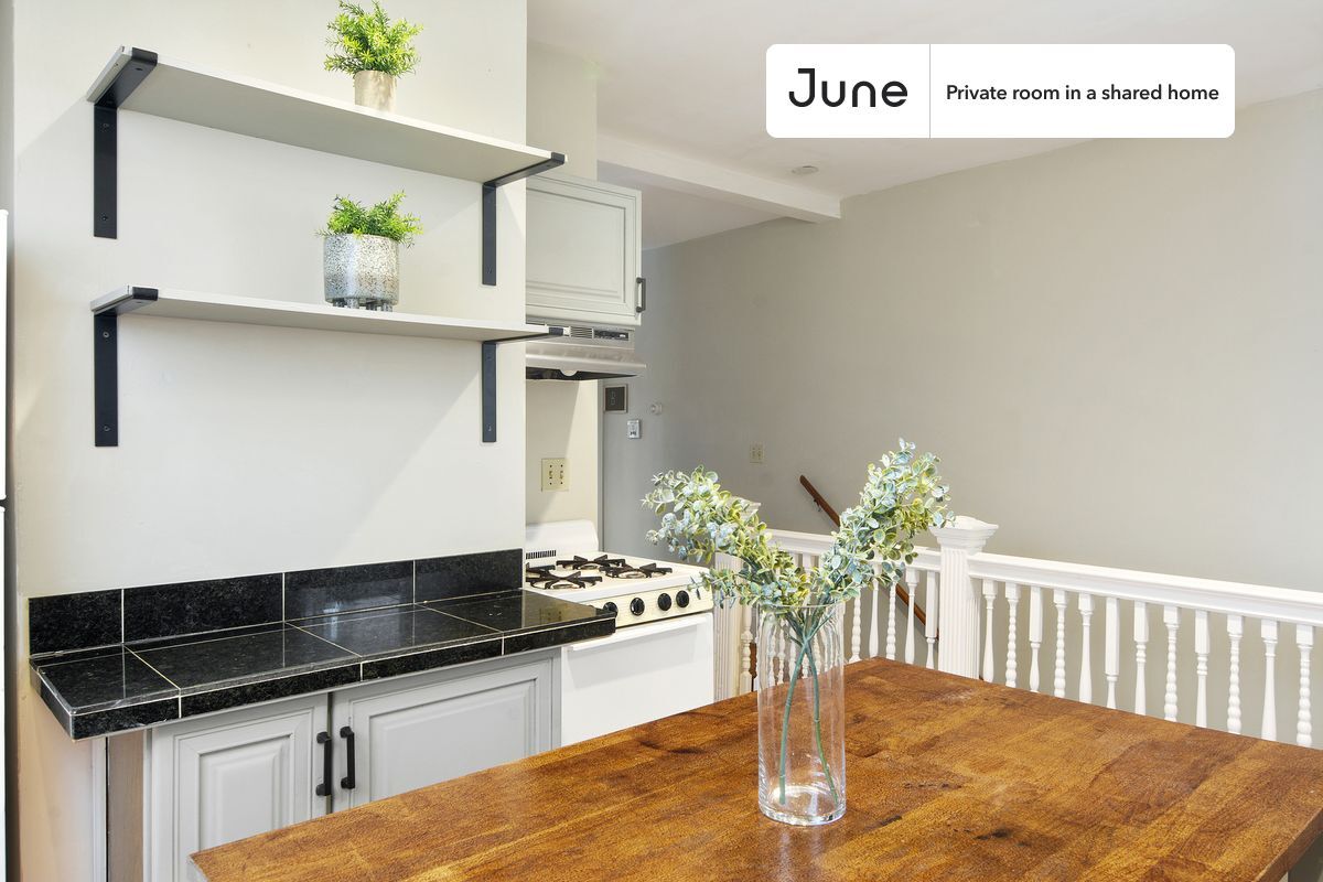 Building Photo - Room in Shared 6 bed/2 bath home in Brighton