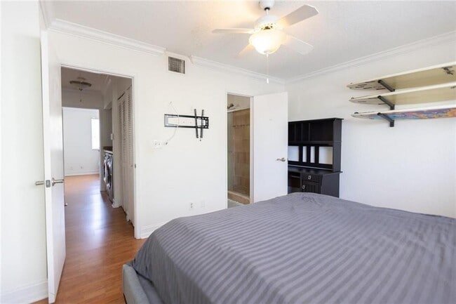 Building Photo - 2863 NE 15th St