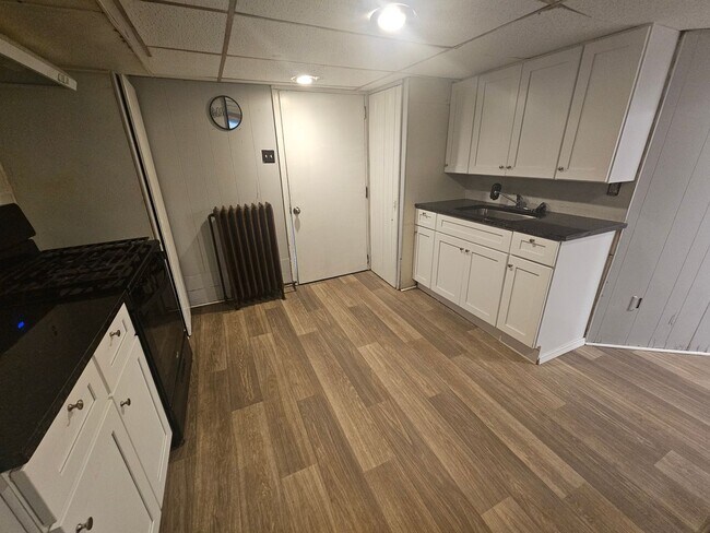 Building Photo - 143 N Albemarle St