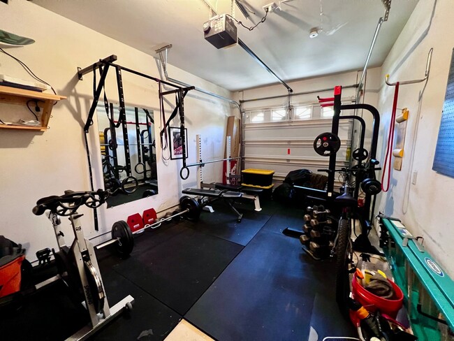 Building Photo - Beautiful home in the Chancellor Walk neig...