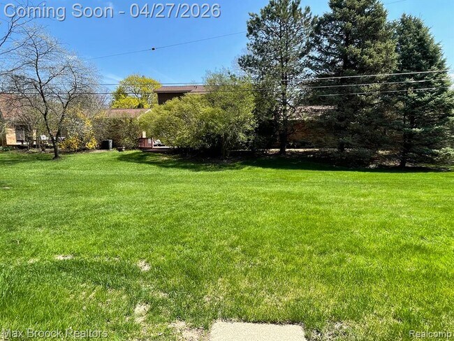 Building Photo - 116 E Hickory Grove Rd