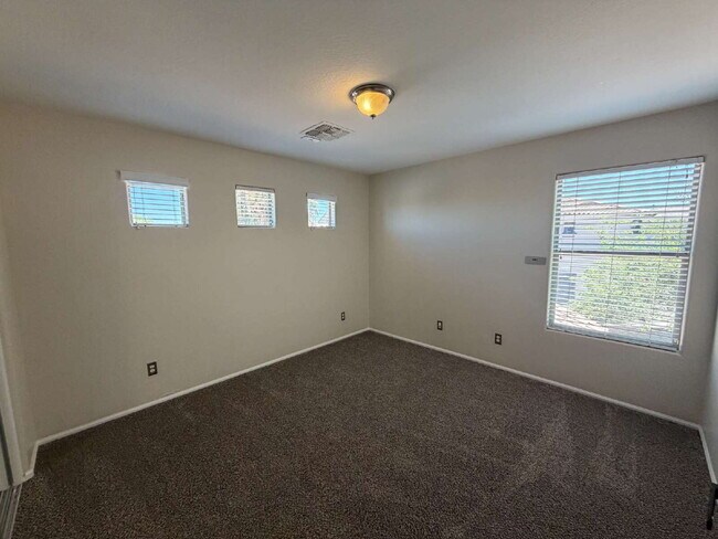 Building Photo - 38134 N Establo Dr