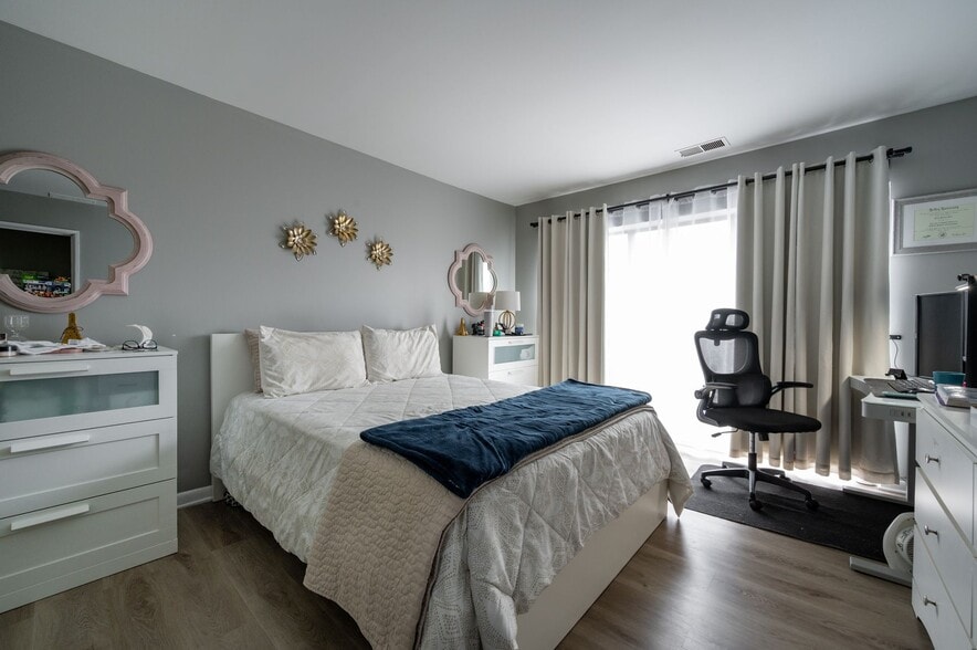 Building Photo - 2310 N Harlem Ave