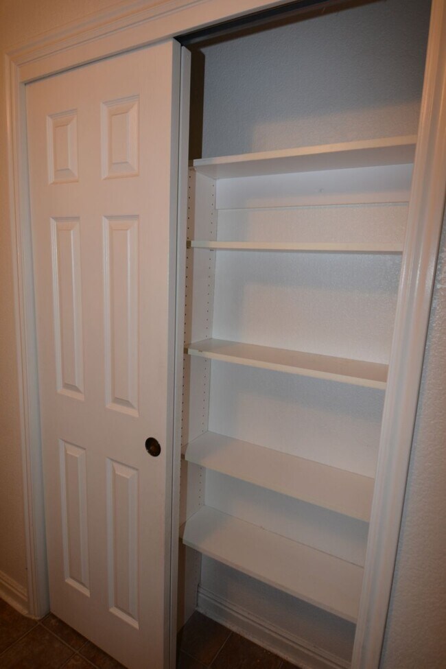 Building Photo - 146 W 1230 N