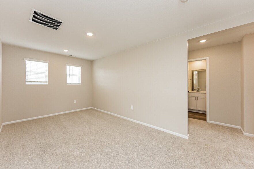 Building Photo - 11451 Lake Trout Dr