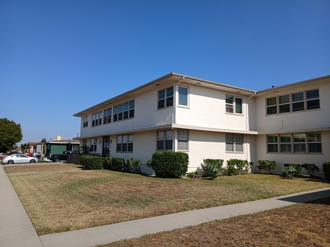 Exterior - 3316 W 77th St