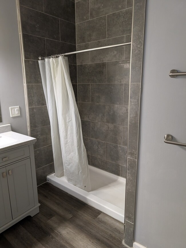 Building Photo - 1966 Alinda Ave