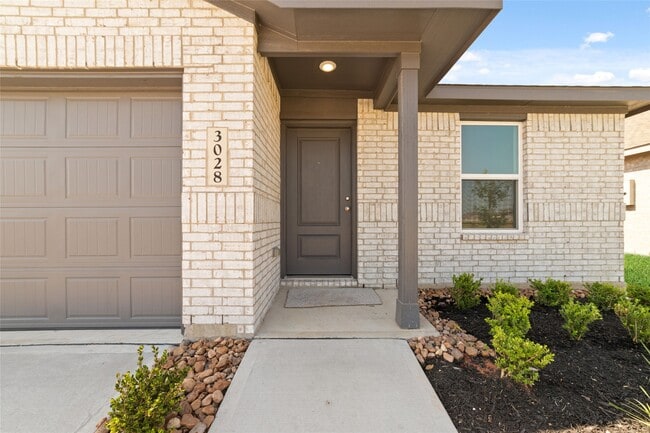 Building Photo - 3028 Huntersville Dr