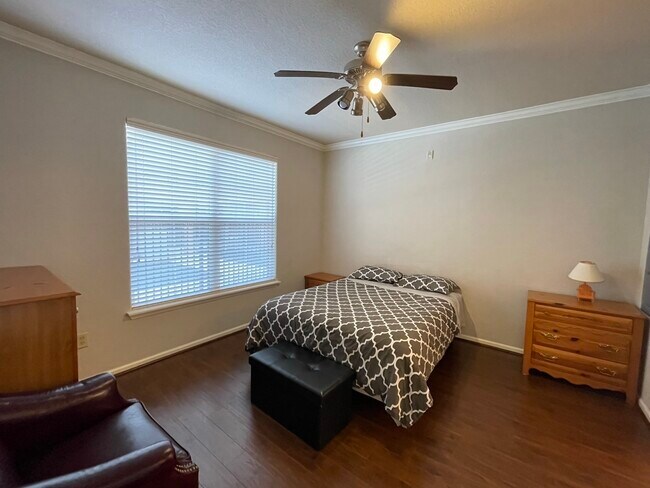 Building Photo - 1711 Old Spanish Trl