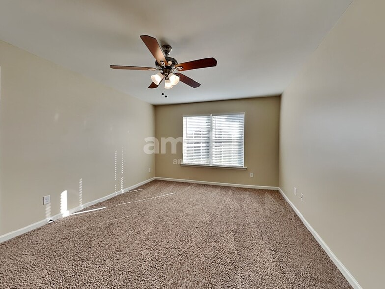 Building Photo - 112 Broken Bit Cir