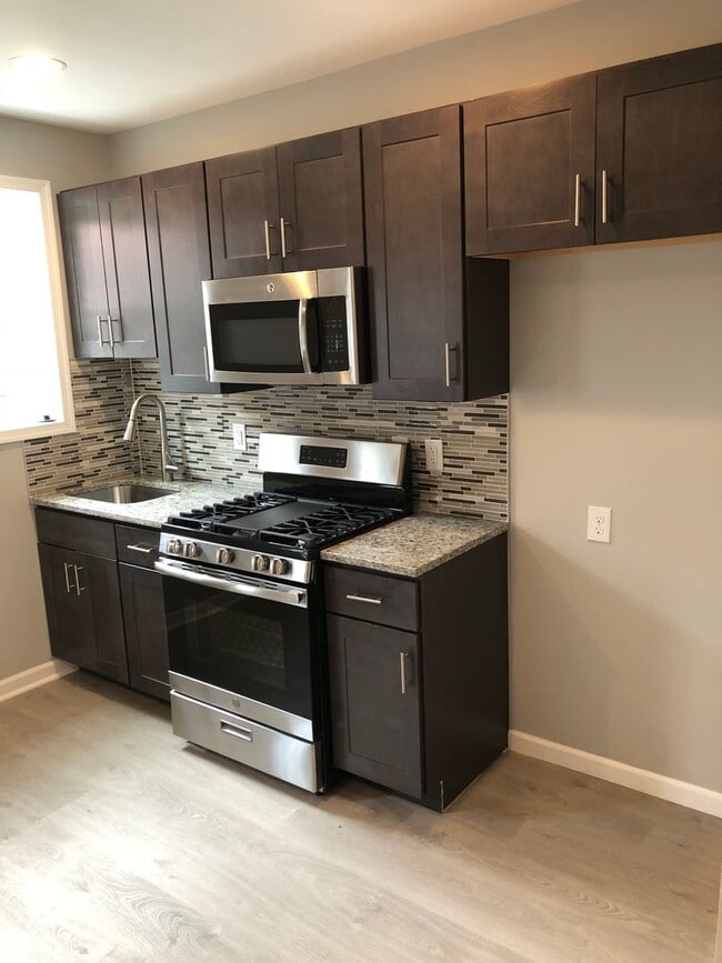 Building Photo - 1637 S Marston St