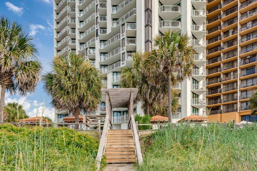 Building Photo - 2700 N Ocean Blvd