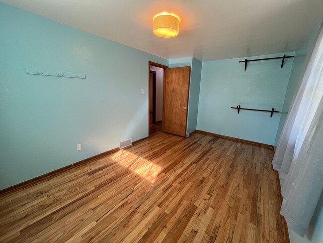 Building Photo - 3 Bedroom ranch w/ garden in the Heart of Longmont!