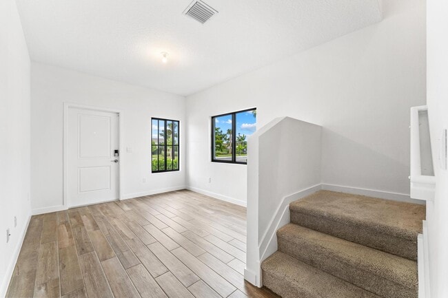 Building Photo - 5024 Elderberry St