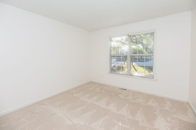 Building Photo - Charming 3Bed/2Bath house with 1 car garage in Greensboro