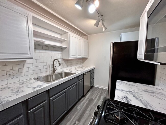 Building Photo - Remodeled Home In Patrick Henry/Edison School District!