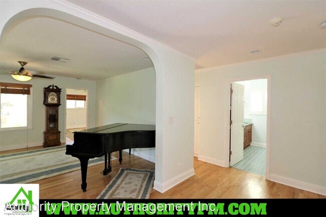 Building Photo - 3 br, 2 bath House - 1241 Almond Ave Top L...