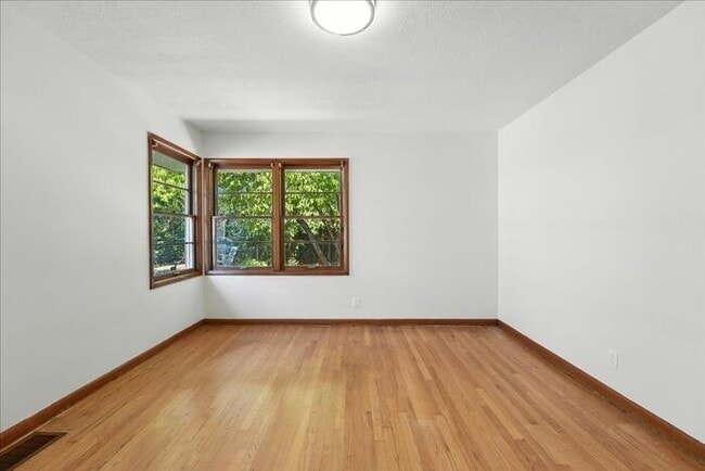 Building Photo - Newly Renovated 5BD/3BA Single-Family Home in University Park - Near UPortland! $3,750/mo - Avail...