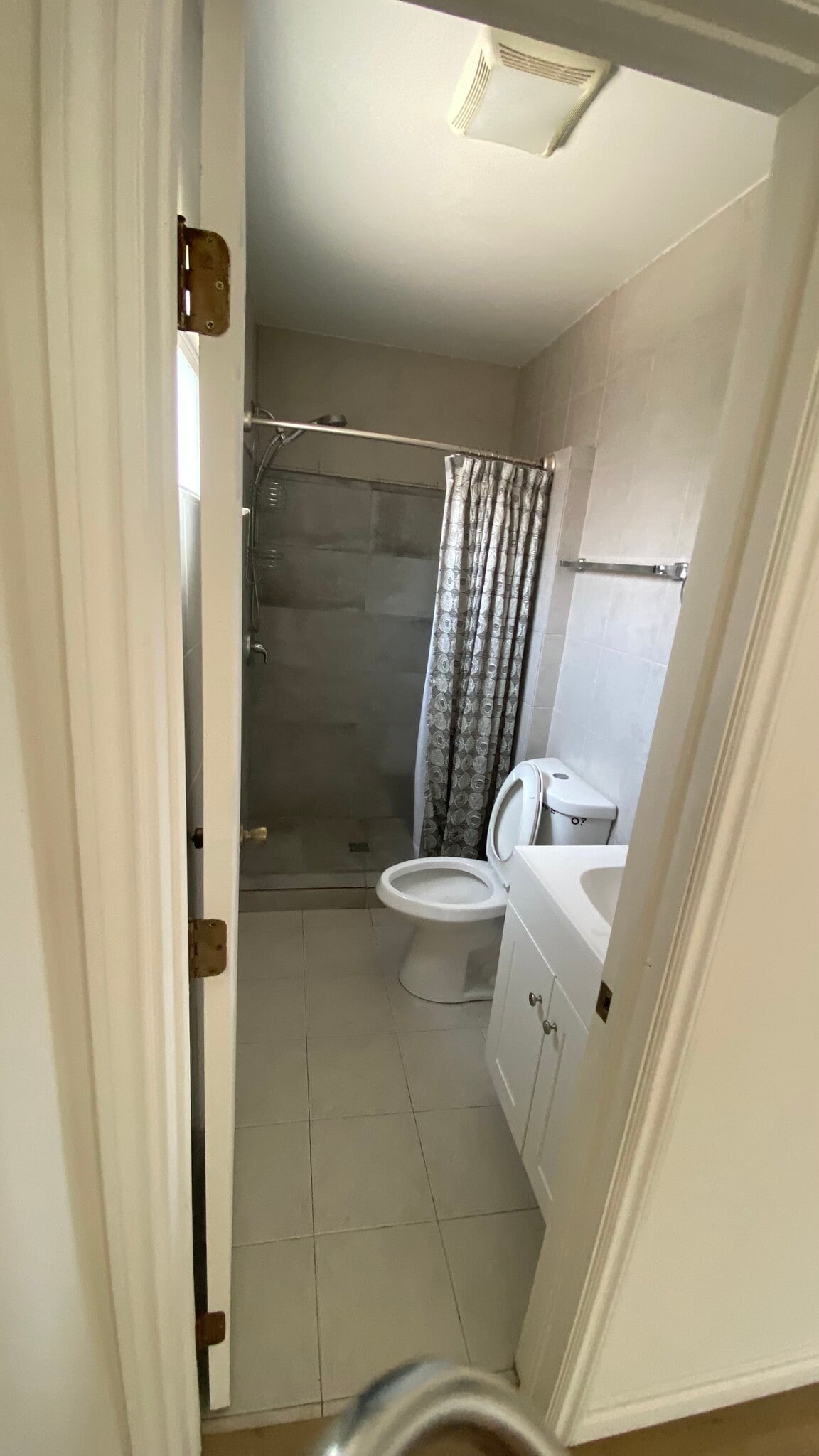 Bathroom - 1168 Justin Ave