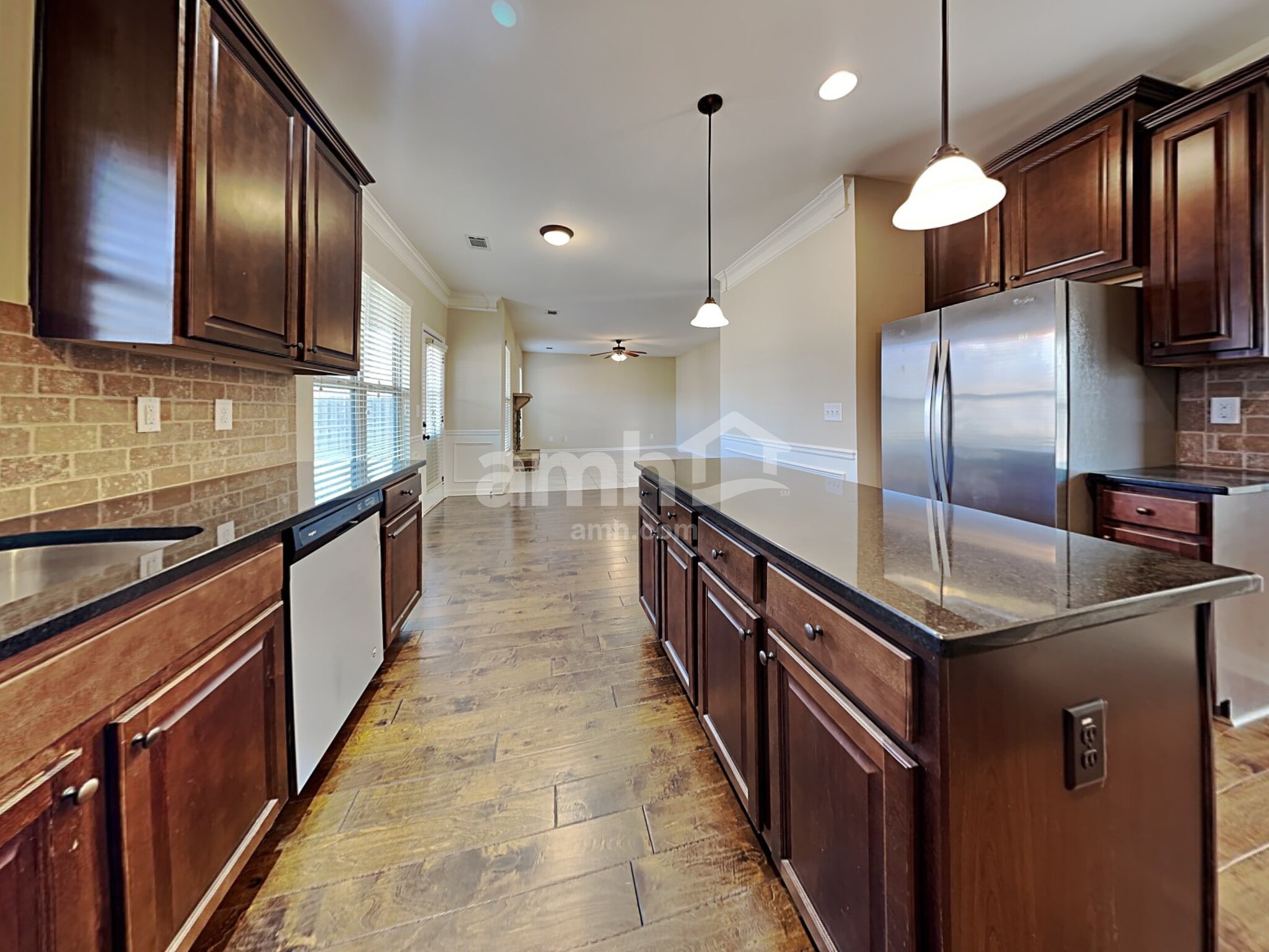 Building Photo - 137 Border Ave