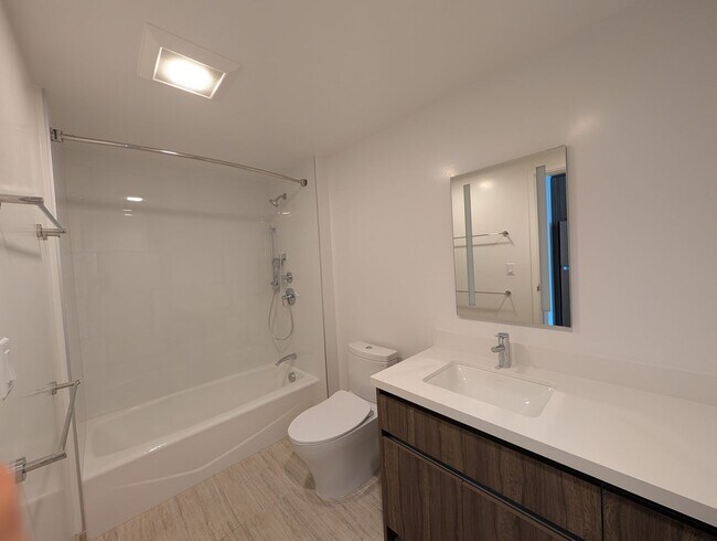 Building Photo - The Park on Keeaumoku brand new studio apartment