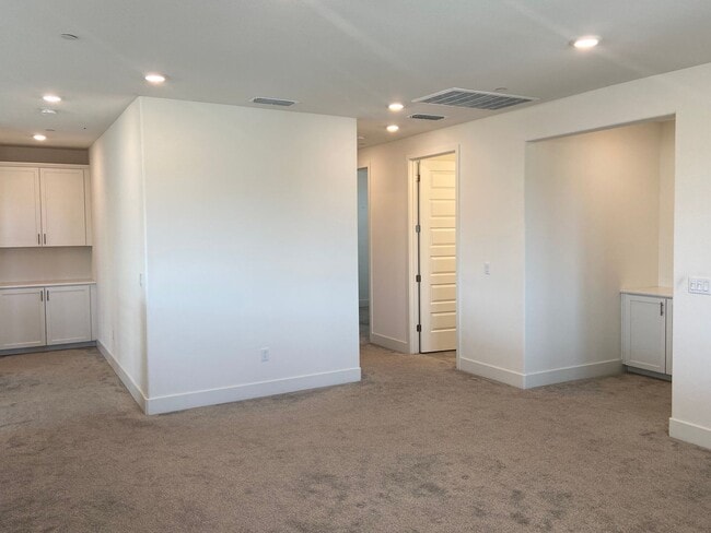Building Photo - 5011 Murieta Pl
