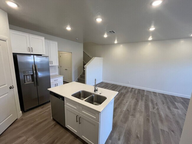 Building Photo - Azalea Beauty!