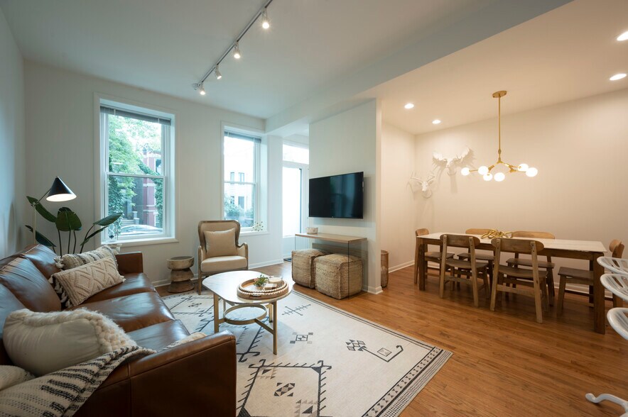 Building Photo - 1939 N Honore St