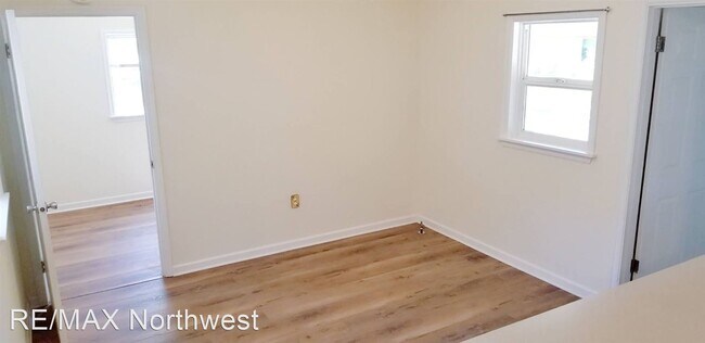 Building Photo - 1 br, 1 bath House - 127 A Plymouth St NW
