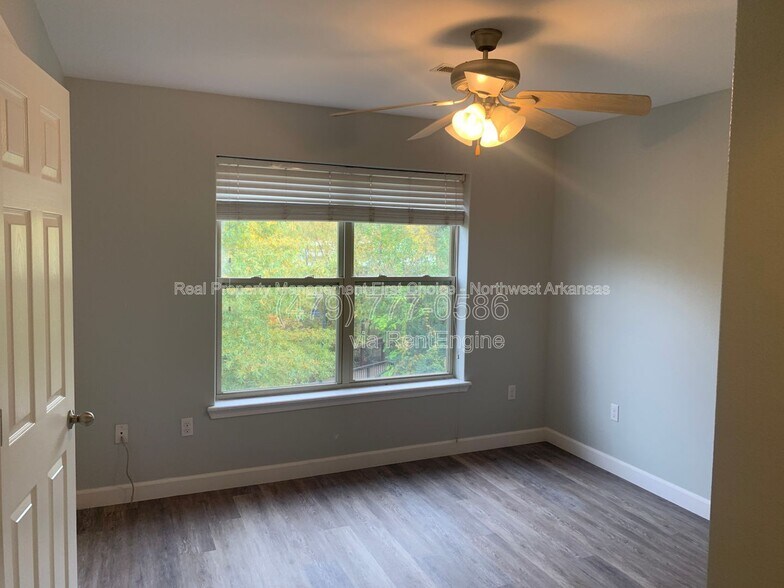 Building Photo - 1866 N Scull Creek Dr