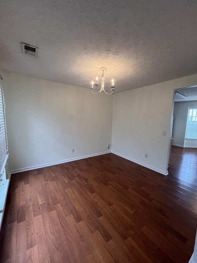 Building Photo - 2630 River Meade Way