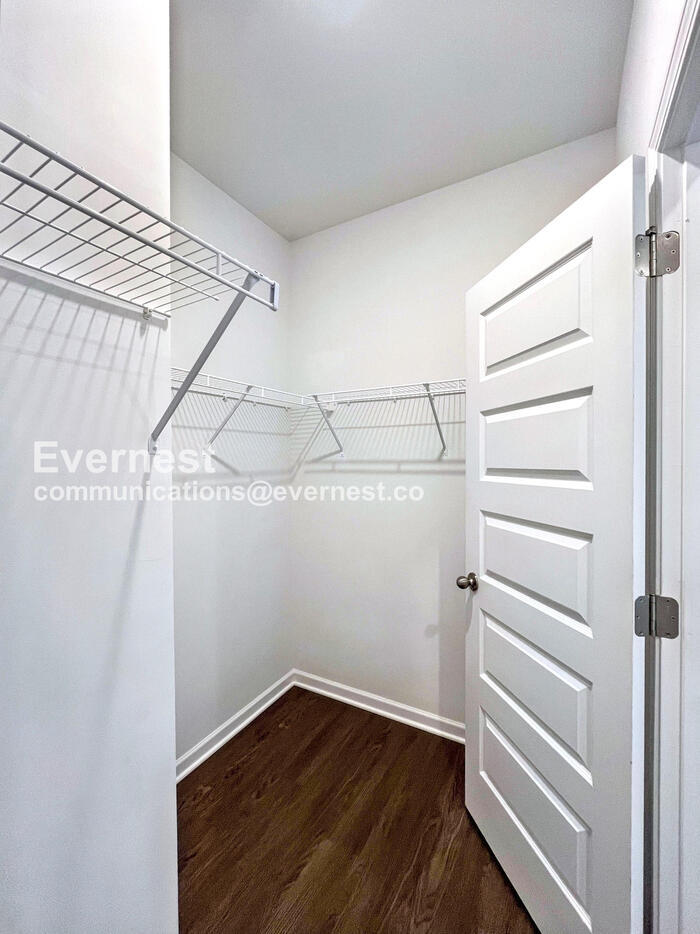 Building Photo - 1108 Prospect Ct