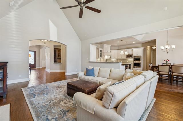 Building Photo - 701 Cherrywood Dr