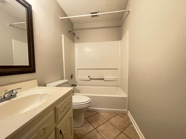 Building Photo - 5884 Alexandria Ln