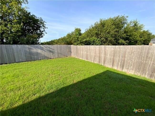 Building Photo - 3022 Dade Loop