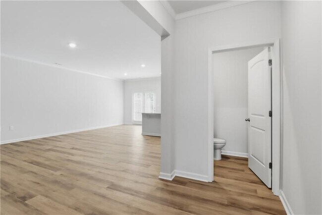 Building Photo - 56 Berryville Dr