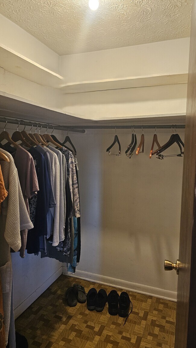 Building Photo - 2620 Moody Ave